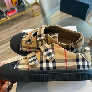 Authentic children’s Burberry sneakers size 34